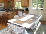 dining table proximity to kitchen